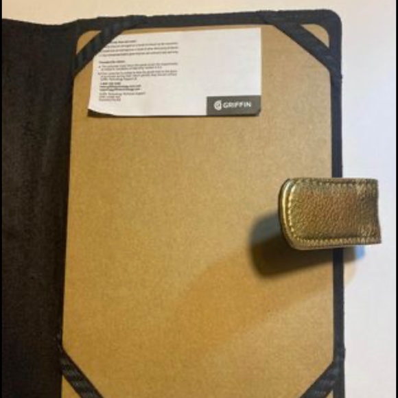 Luxury Passport folio case black and gold vinyl - Picture 4 of 5